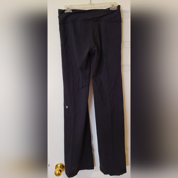 Lululemon yoga pants, size 8 US - Picture 2 of 3